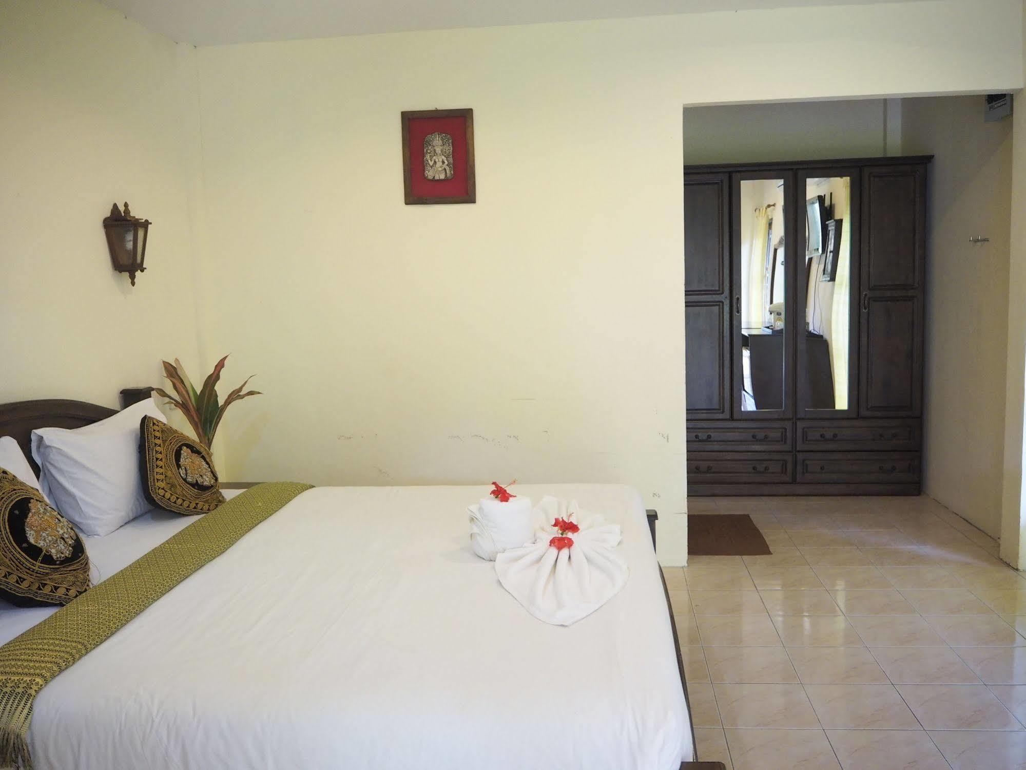 Euro Lanta White Rock Resort Ko Lanta Buitenkant foto