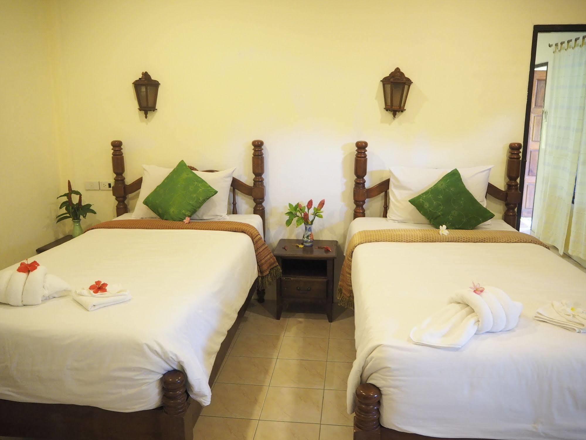 Euro Lanta White Rock Resort Ko Lanta Buitenkant foto